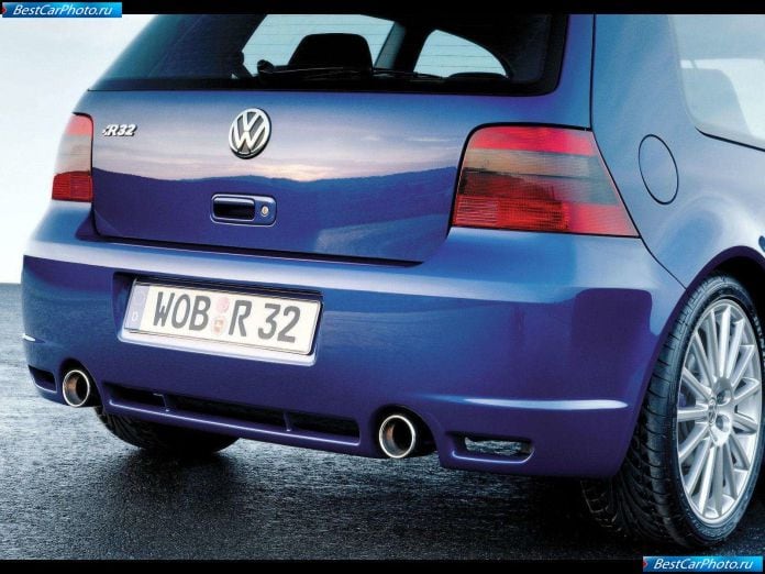 2002 Volkswagen Golf R32 - фотография 29 из 34