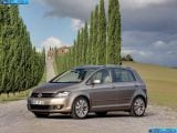 volkswagen_2009-golf_plus_1600x1200_002.jpg