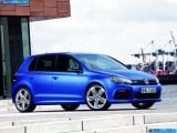 volkswagen_2010-golf_r_1600x1200_003.jpg