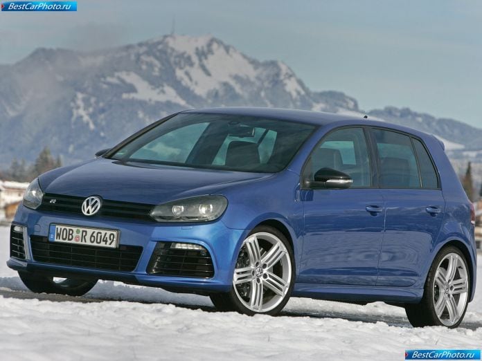 2010 Volkswagen Golf R - фотография 14 из 60