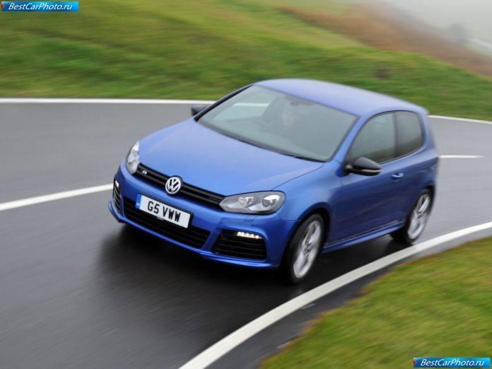 2010 Volkswagen Golf R - фотография 16 из 60