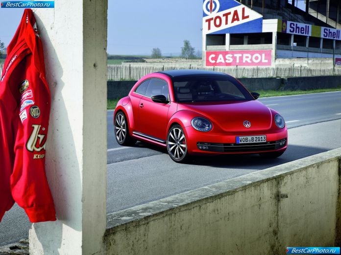 2012 Volkswagen Beetle - фотография 11 из 84