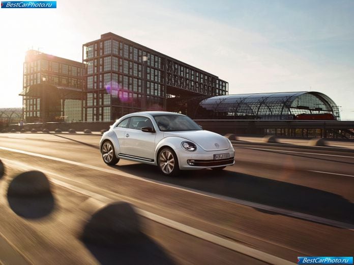 2012 Volkswagen Beetle - фотография 13 из 84