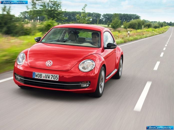 2012 Volkswagen Beetle - фотография 15 из 84