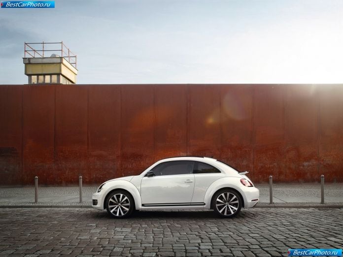 2012 Volkswagen Beetle - фотография 22 из 84