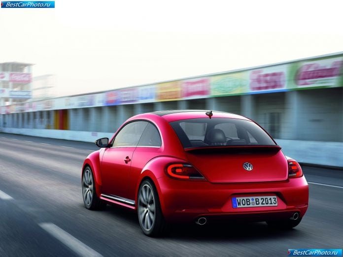 2012 Volkswagen Beetle - фотография 32 из 84