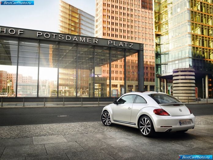 2012 Volkswagen Beetle - фотография 34 из 84