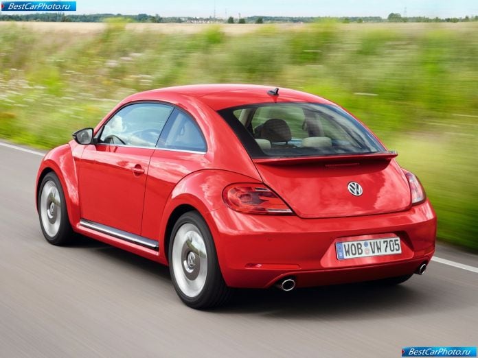 2012 Volkswagen Beetle - фотография 37 из 84