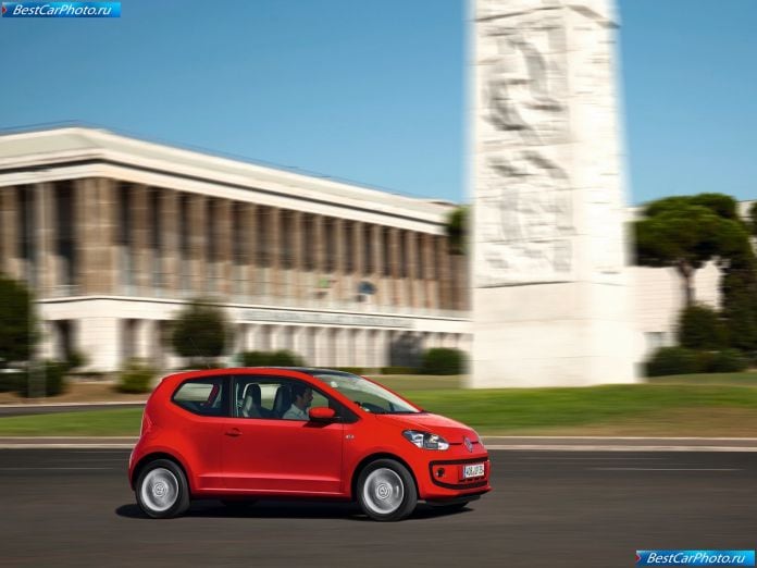 2013 Volkswagen Up - фотография 32 из 87