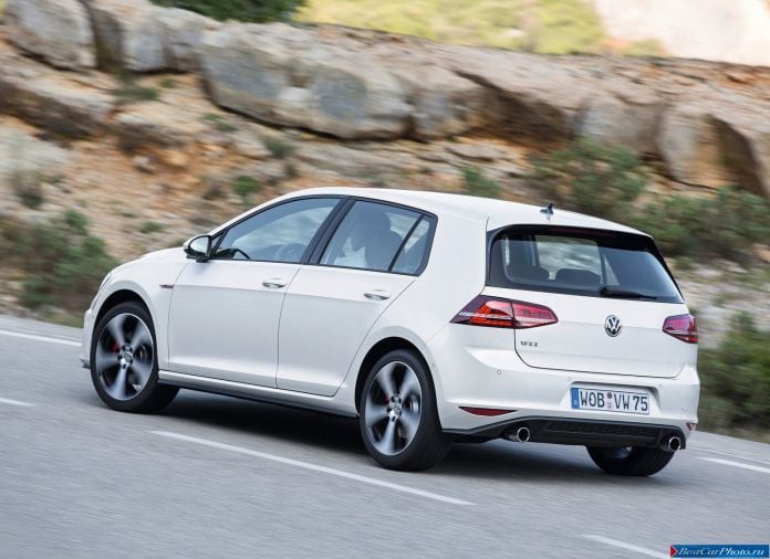 2014 Volkswagen Golf GTI - фотография 31 из 54