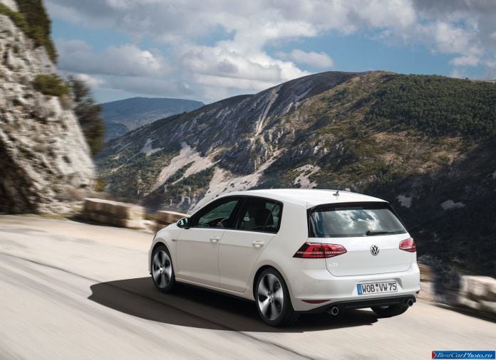 2014 Volkswagen Golf GTI - фотография 34 из 54