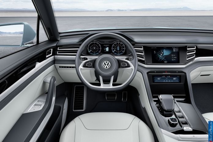 2015 Volkswagen Cross Coupe GTE Concept - фотография 30 из 43