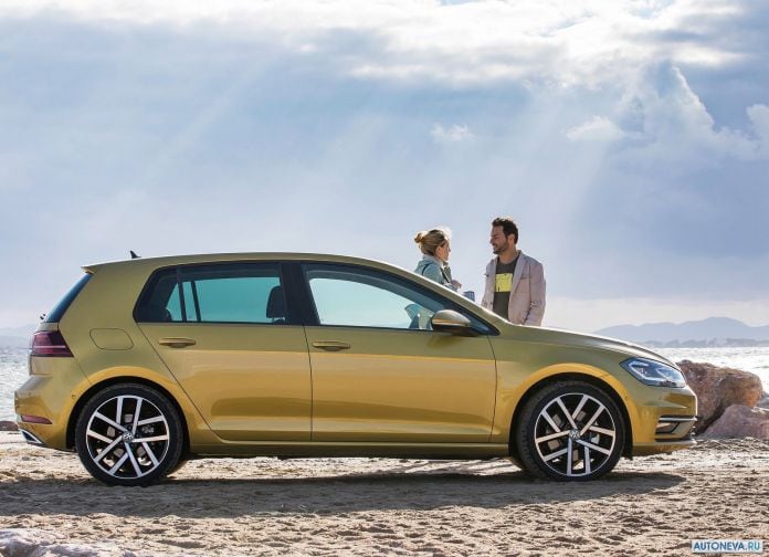 2017 Volkswagen Golf - фотография 32 из 84