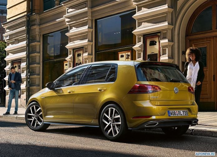 2017 Volkswagen Golf - фотография 36 из 84