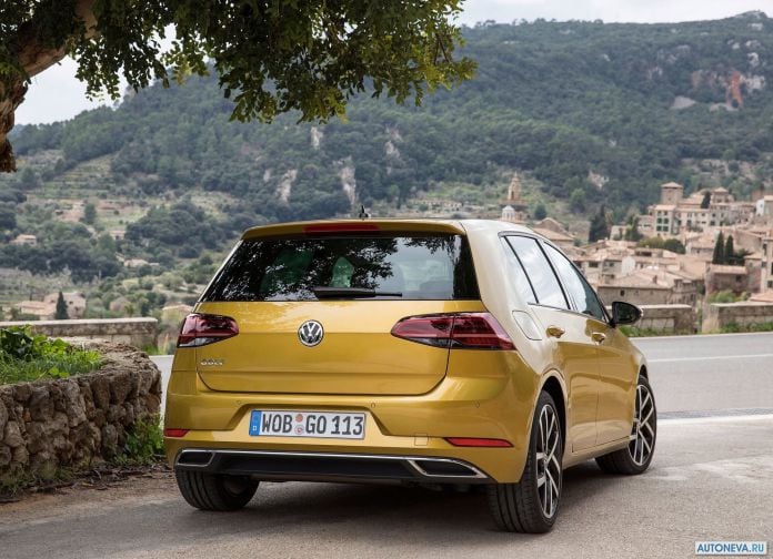 2017 Volkswagen Golf - фотография 38 из 84