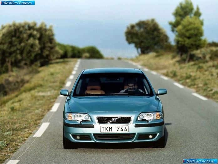2003 Volvo S60 R - фотография 18 из 35