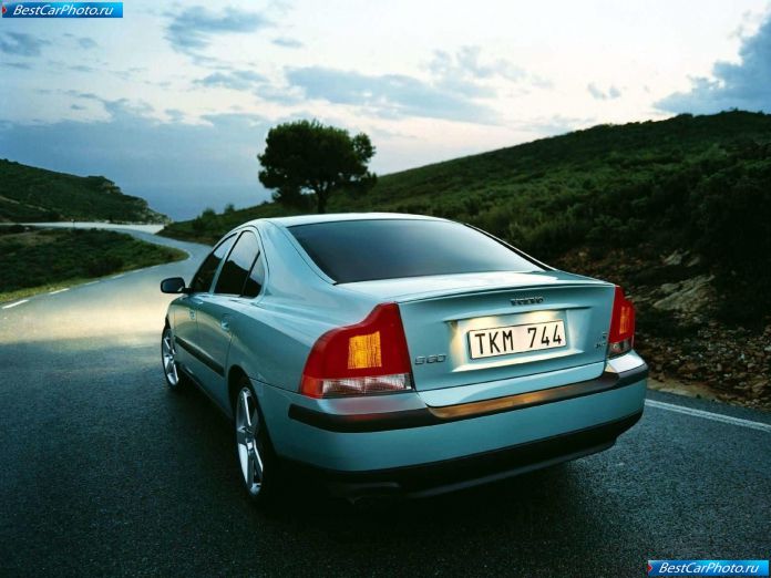 2003 Volvo S60 R - фотография 21 из 35